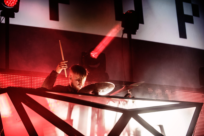 2014-07-05 - Icona Pop från Roskildefestivalen, Roskilde