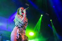 2014-07-05 - Icona Pop från Roskildefestivalen, Roskilde