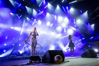 2014-07-05 - Icona Pop från Roskildefestivalen, Roskilde
