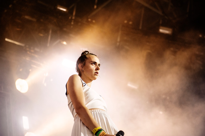 2014-07-06 - MØ från Roskildefestivalen, Roskilde