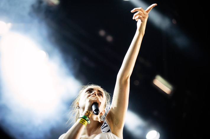 2014-07-06 - MØ från Roskildefestivalen, Roskilde