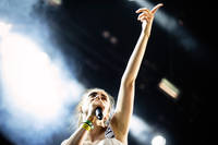 2014-07-06 - MØ från Roskildefestivalen, Roskilde