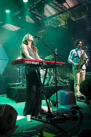 2014-07-06 - Julia Holter från Roskildefestivalen, Roskilde