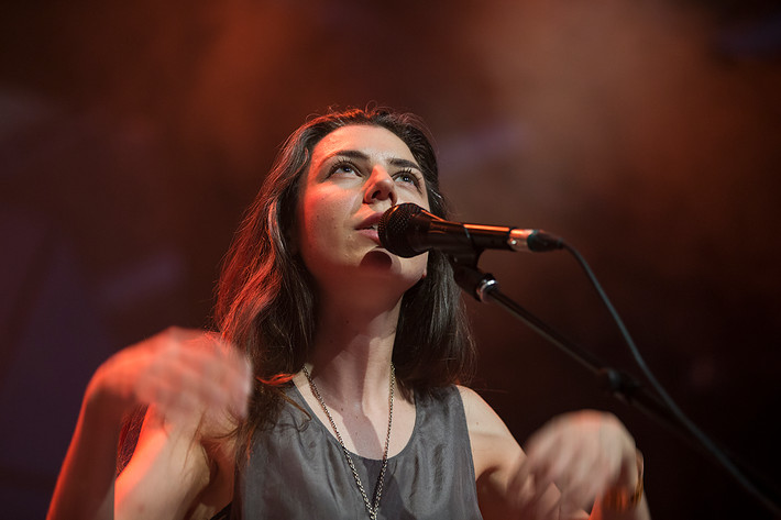 2014-07-06 - Julia Holter från Roskildefestivalen, Roskilde