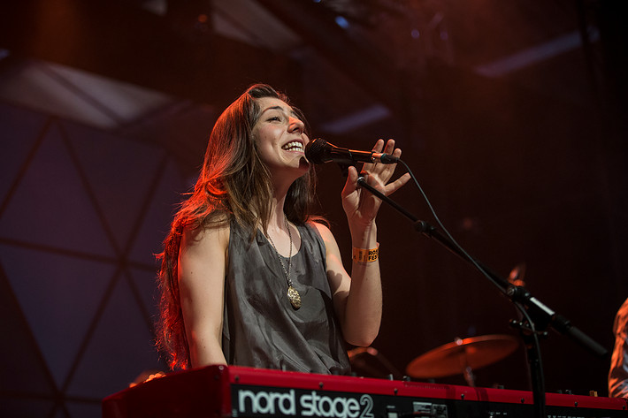 2014-07-06 - Julia Holter från Roskildefestivalen, Roskilde