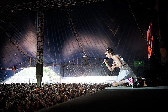 2014-07-06 - MØ från Roskildefestivalen, Roskilde