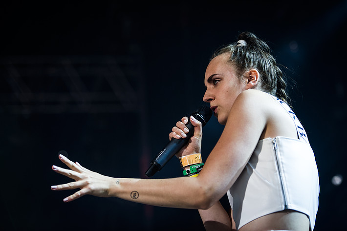 2014-07-06 - MØ från Roskildefestivalen, Roskilde
