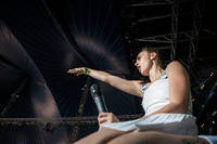 2014-07-06 - MØ från Roskildefestivalen, Roskilde