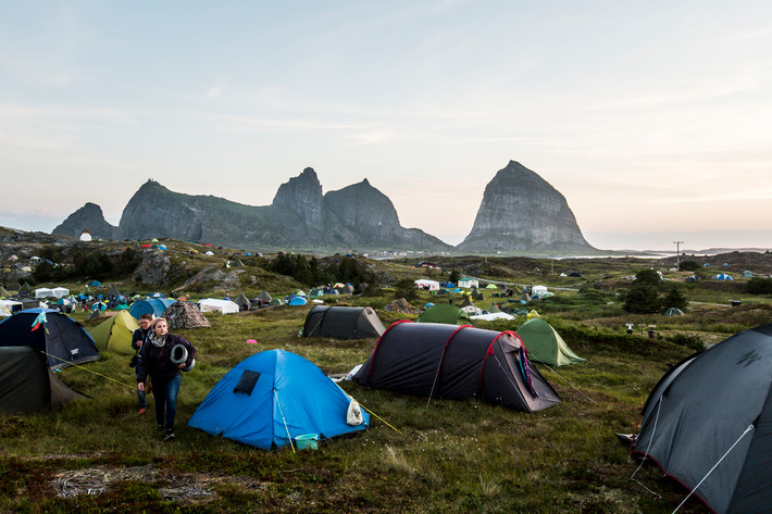 2014-07-12 - Områdesbilder från Trænafestivalen, Træna