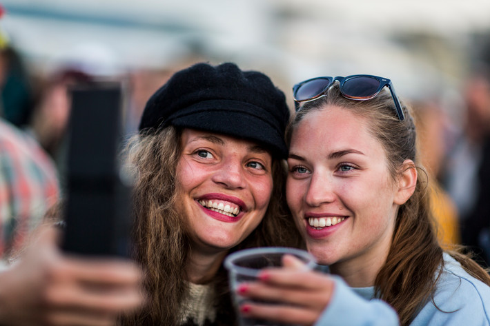 2014-07-12 - Områdesbilder från Trænafestivalen, Træna