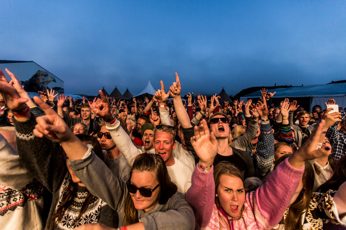 2014-07-12 - Områdesbilder från Trænafestivalen, Træna