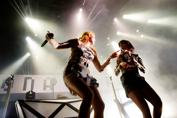 2014-07-31 - Icona Pop från Storsjöyran, Östersund