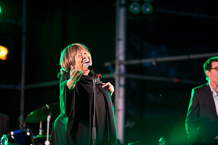2014-08-01 - Mavis Staples från Storsjöyran, Östersund