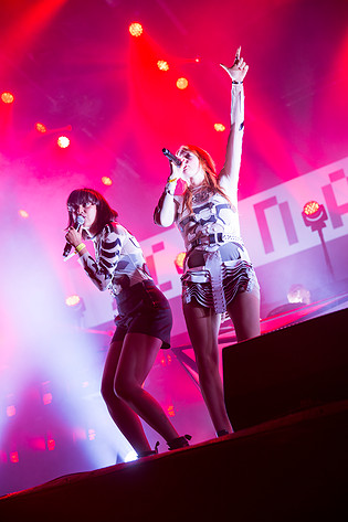 2014-07-31 - Icona Pop från Storsjöyran, Östersund