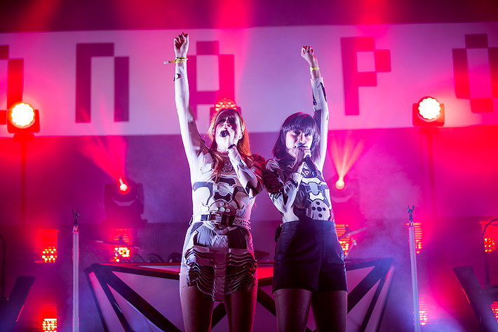 2014-07-31 - Icona Pop från Storsjöyran, Östersund