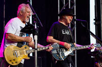 2014-08-03 - Neil Young & Crazy Horse från Stockholm Music & Arts, Stockholm