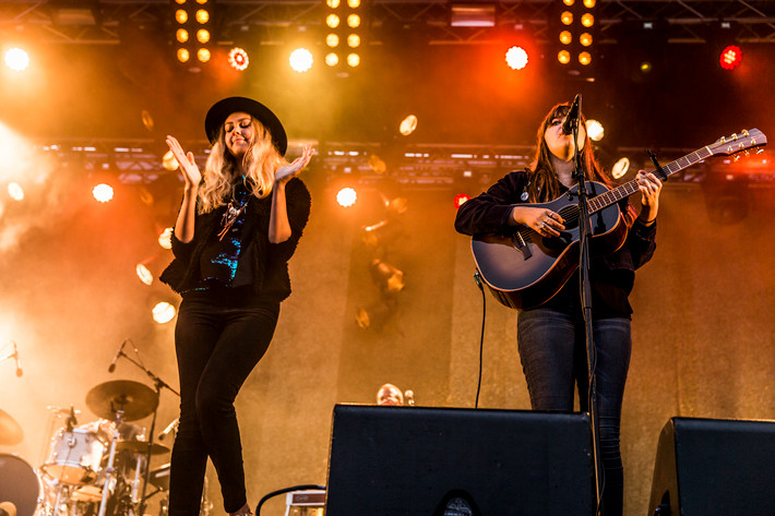 2014-07-10 - First Aid Kit från Trænafestivalen, Træna 2014-07-10 - First Aid Kit från Trænafestivalen, Træna