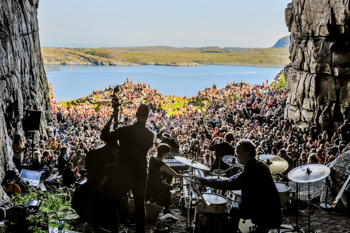 2014-07-12 - Stein Torleif Bjella  från Trænafestivalen, Træna