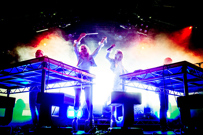 2014-08-07 - Rebecca & Fiona från Way Out West, Göteborg