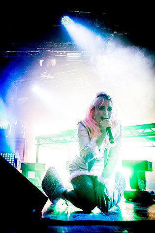 2014-08-07 - Rebecca & Fiona från Way Out West, Göteborg