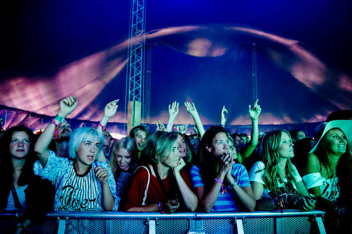 2014-08-07 - Rebecca & Fiona från Way Out West, Göteborg