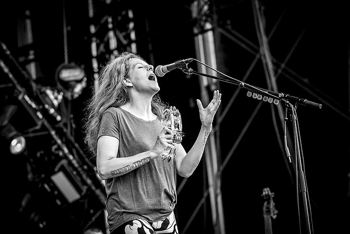 2014-08-08 - Neko Case från Way Out West, Göteborg