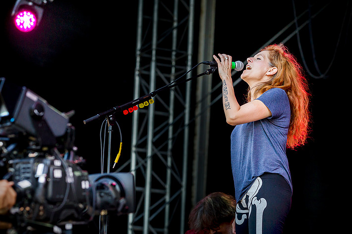 2014-08-08 - Neko Case från Way Out West, Göteborg