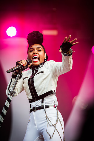 2014-08-08 - Janelle Monae från Way Out West, Göteborg