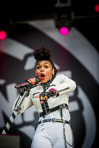 2014-08-08 - Janelle Monae från Way Out West, Göteborg