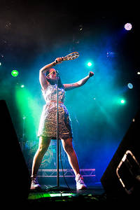 2014-08-08 - Little Dragon från Way Out West, Göteborg