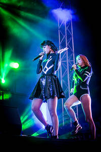 2014-08-08 - Icona Pop från Way Out West, Göteborg