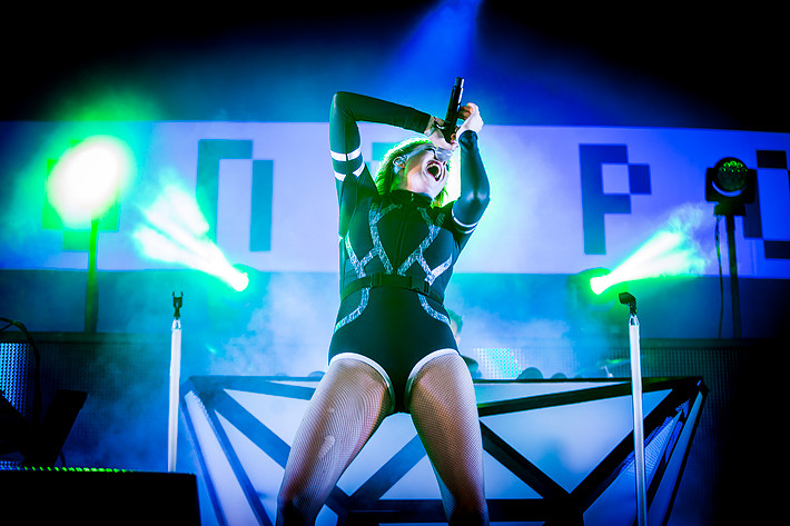 2014-08-08 - Icona Pop från Way Out West, Göteborg