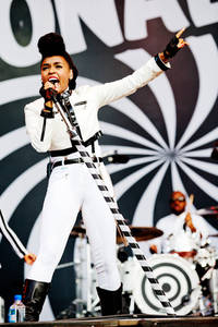 2014-08-08 - Janelle Monae från Way Out West, Göteborg