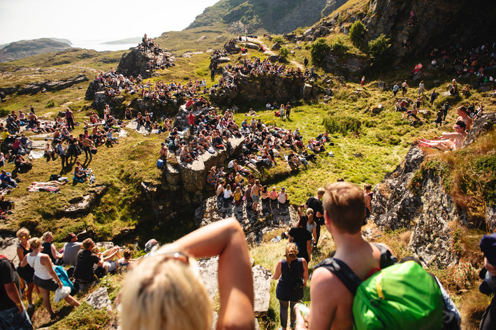 2014-07-12 - Områdesbilder från Trænafestivalen, Træna