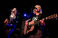 2014-10-25 - Ida & Elina från Rookiefestivalen, Hultsfred