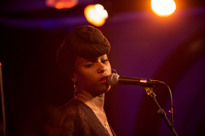 2014-10-31 - Sabina Ddumba & Melinda De Lange från Nalen, Stockholm