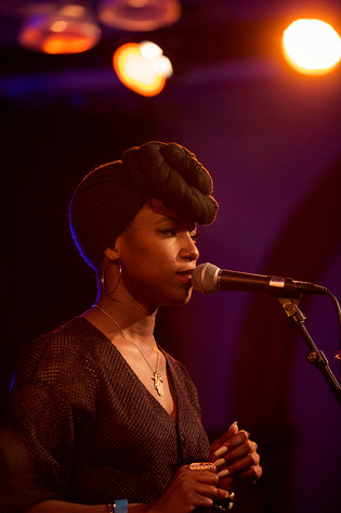 2014-10-31 - Sabina Ddumba & Melinda De Lange från Nalen, Stockholm
