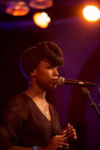 2014-10-31 - Sabina Ddumba & Melinda De Lange från Nalen, Stockholm