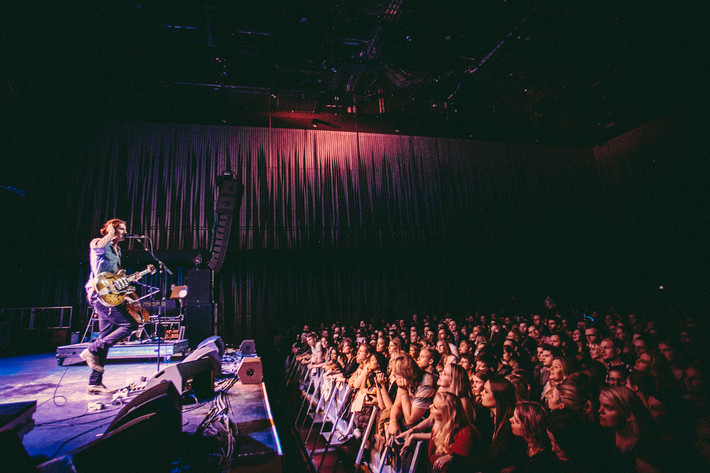 2014-11-09 - Hozier från Harpa Norðurljós, Reykjavik