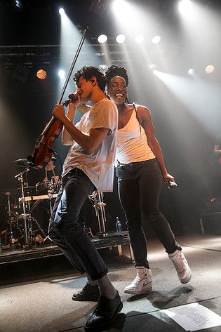 2014-11-13 - Clean Bandit från Debaser Medis, Stockholm