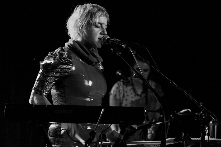 2014-11-14 - tUnE-yArDs från Debaser Strand, Stockholm
