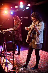 2014-12-04 - Lily & Madeleine från Nalen, Stockholm