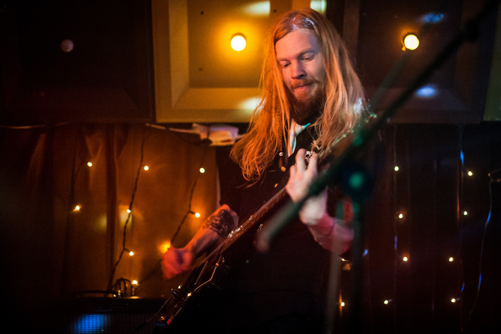 2015-01-16 - Dum i huet från Kafé de luxe, Växjö