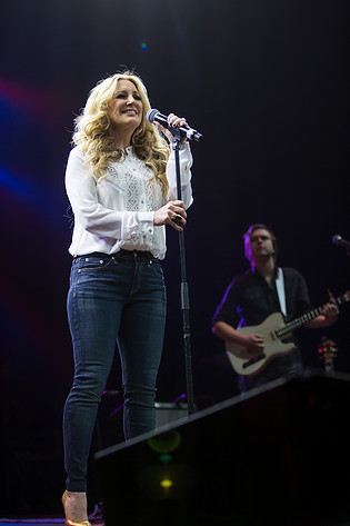 2015-02-28 - Lee Ann Womack från Globen, Stockholm