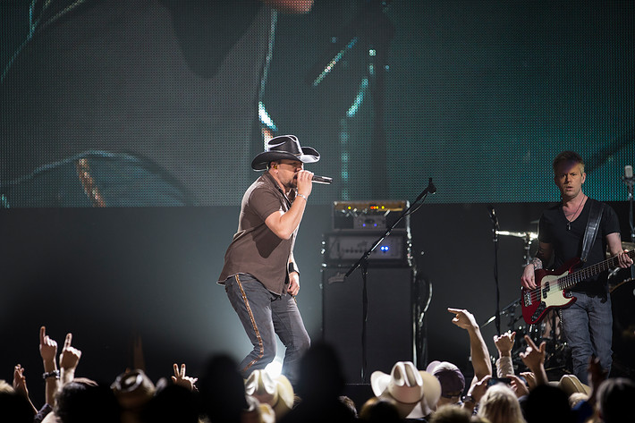 2015-03-01 - Jason Aldean från Globen, Stockholm