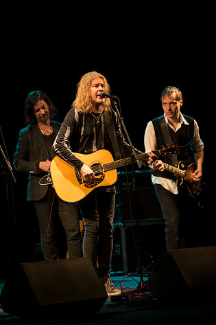 2015-04-01 - Nångång måste allting skaka från Södra Teatern, Stockholm