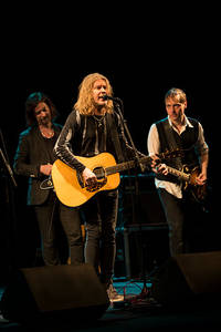 2015-04-01 - Nångång måste allting skaka från Södra Teatern, Stockholm