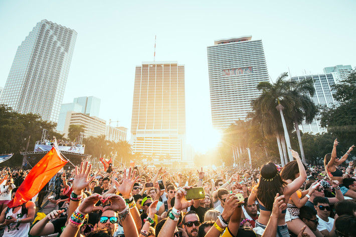 2015-03-27 - Ultra Music Festival från Suburbia, New York City