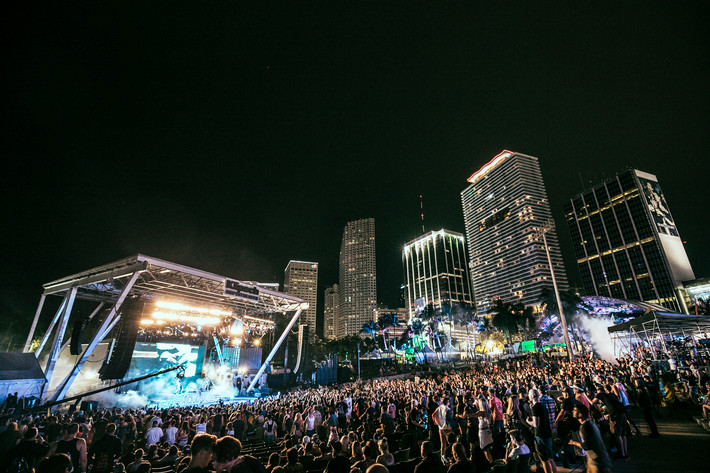 2015-03-27 - Ultra Music Festival från Suburbia, New York City