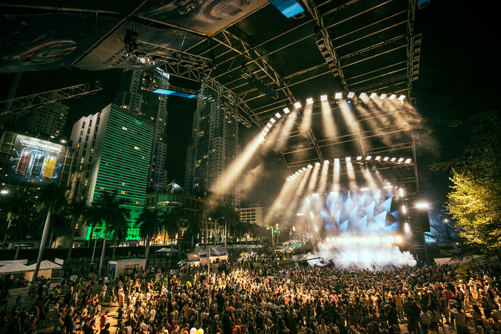 2015-03-27 - Ultra Music Festival från Suburbia, New York City